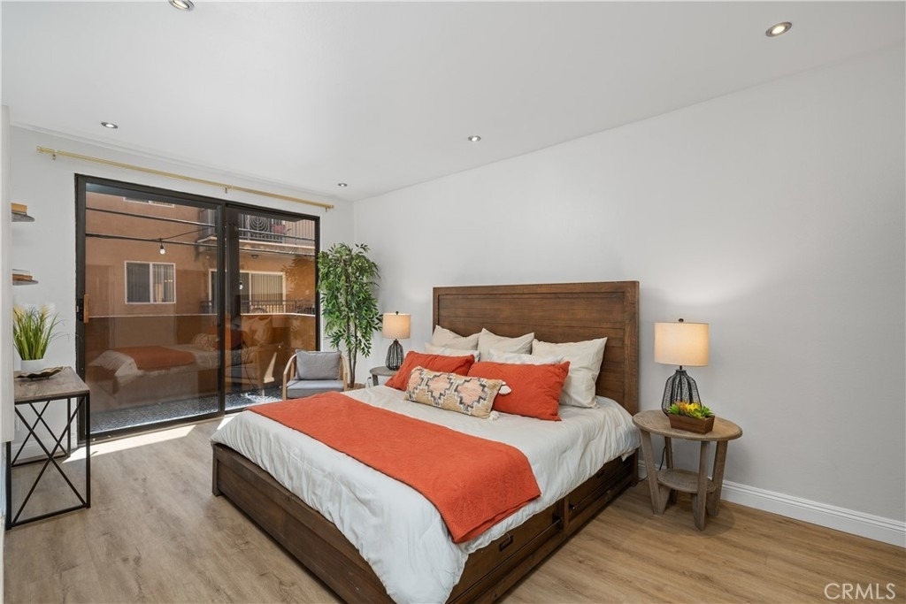 828 N Hudson - Photo 11