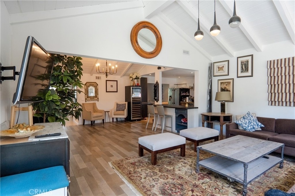1304 E Carleton Avenue - Photo 4