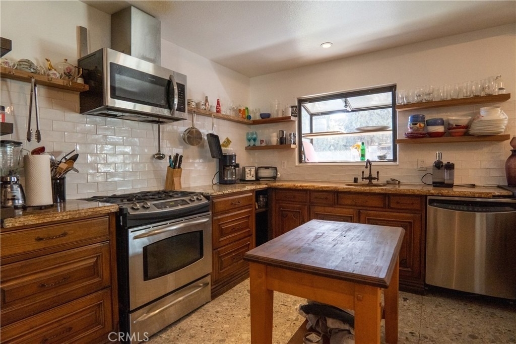1304 E Carleton Avenue - Photo 6