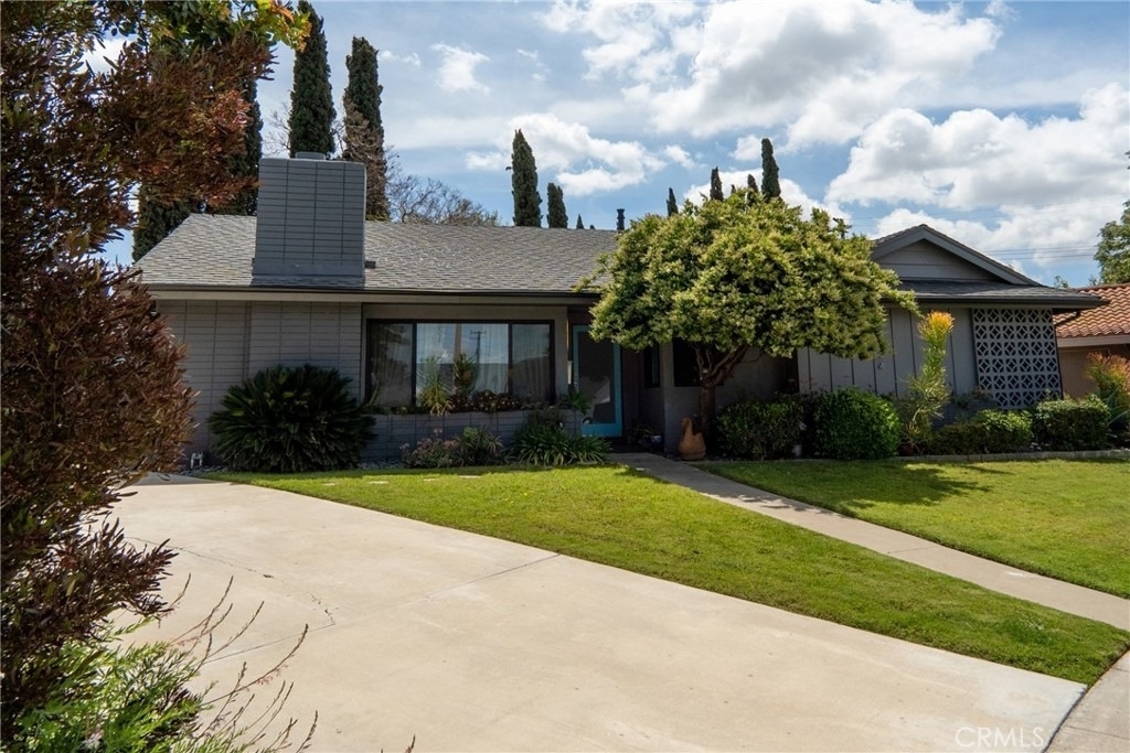 1304 E Carleton Avenue - Photo 1