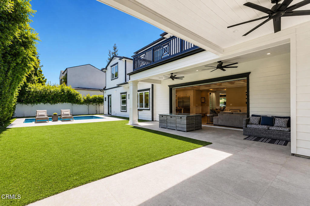 10331 Valley Spring Lane - Photo 4