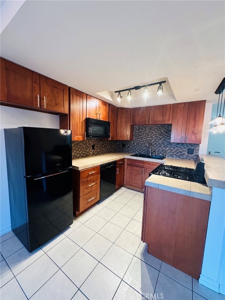 13722 Red Hill - Photo 1