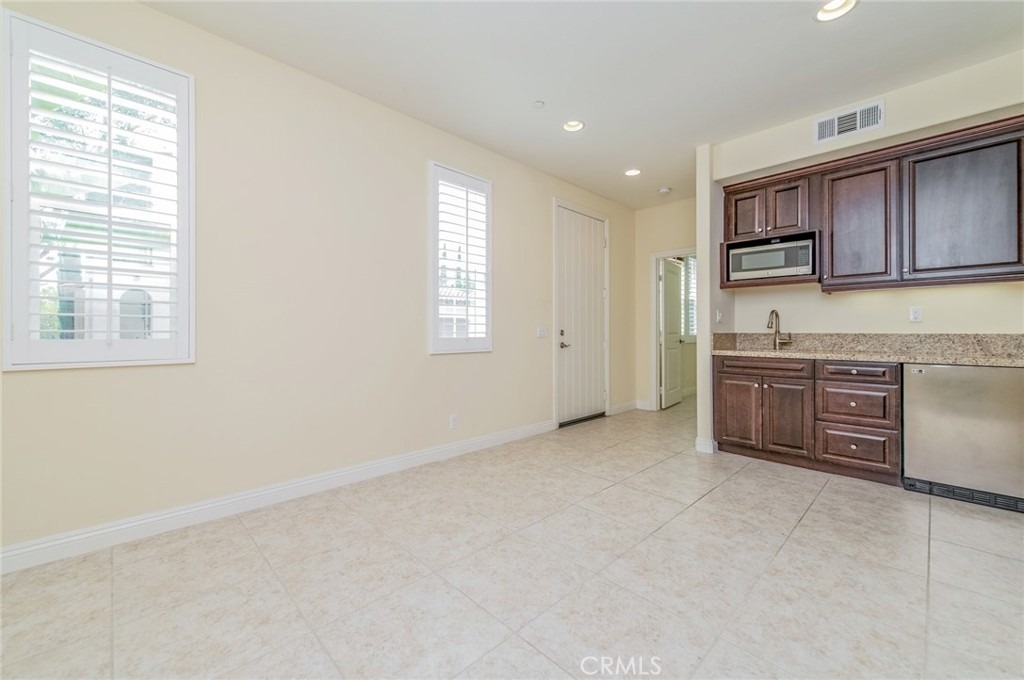 219 Wicker - Photo 9