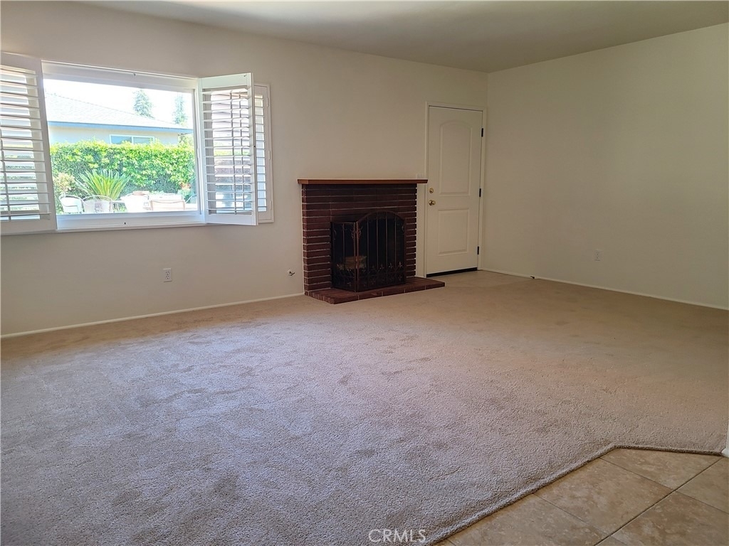 617 Pine Avenue - Photo 2