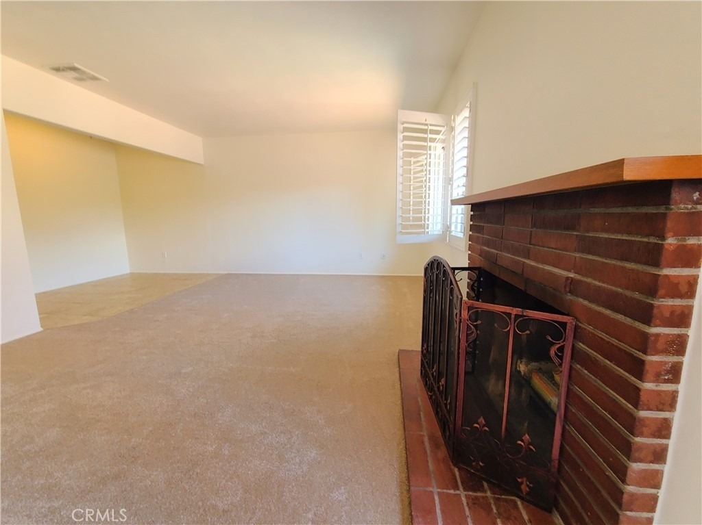617 Pine Avenue - Photo 3