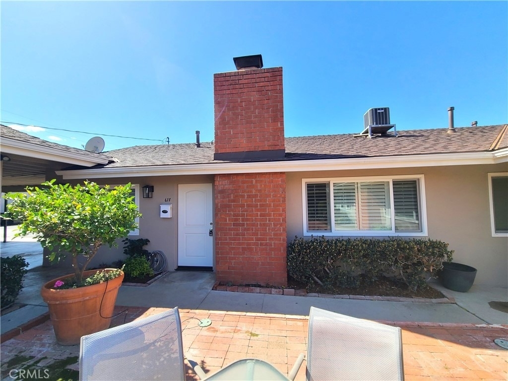 617 Pine Avenue - Photo 1