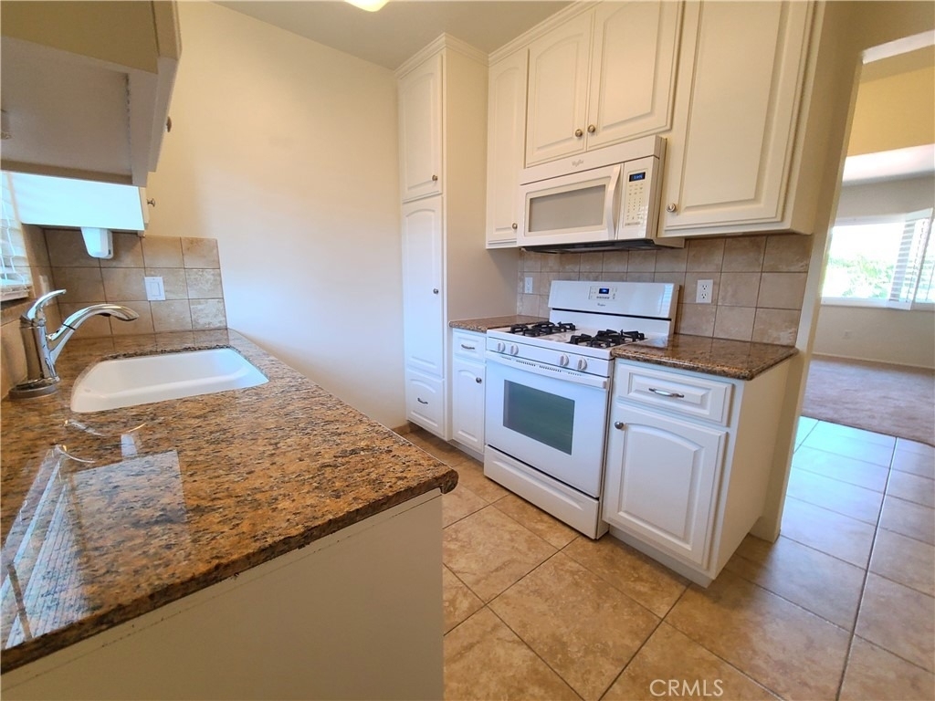 617 Pine Avenue - Photo 6