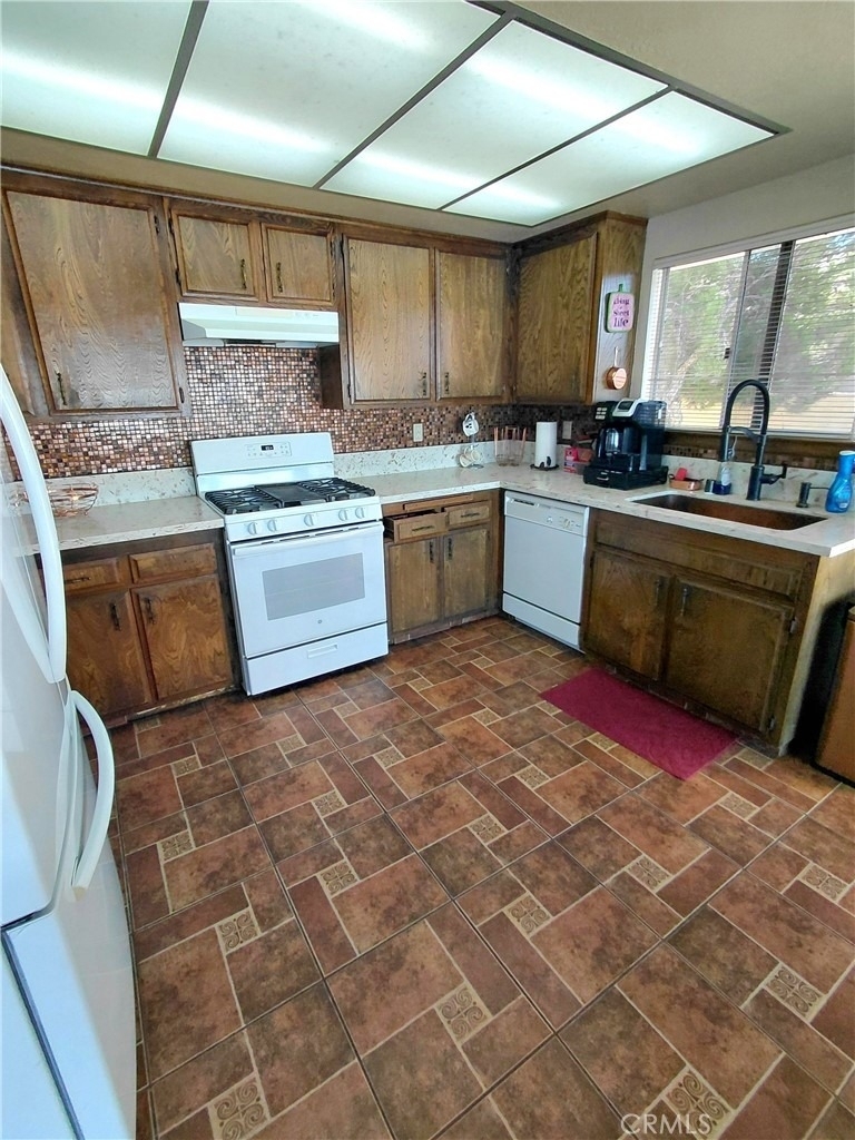 27564 Lakeview - Photo 12
