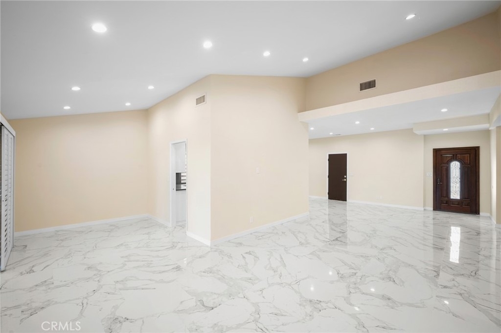 13945 Breger Avenue - Photo 7