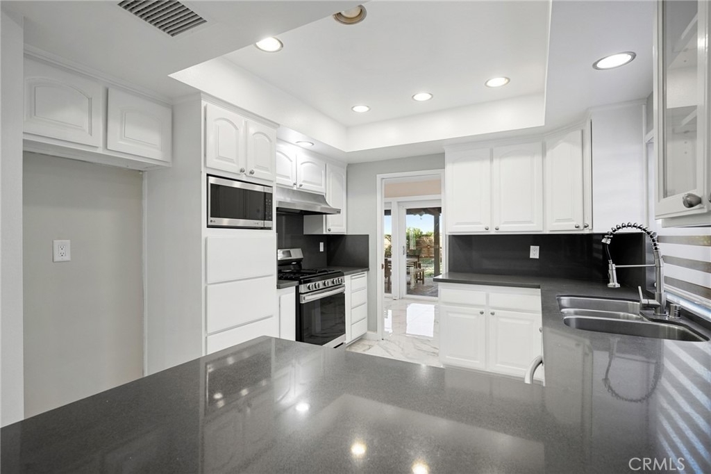 13945 Breger Avenue - Photo 12