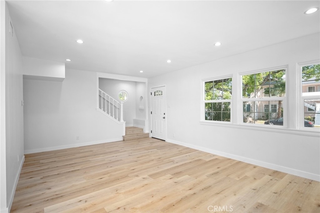 1101 Norton Avenue - Photo 6
