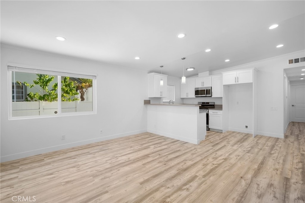 309 Sinclair - Photo 3