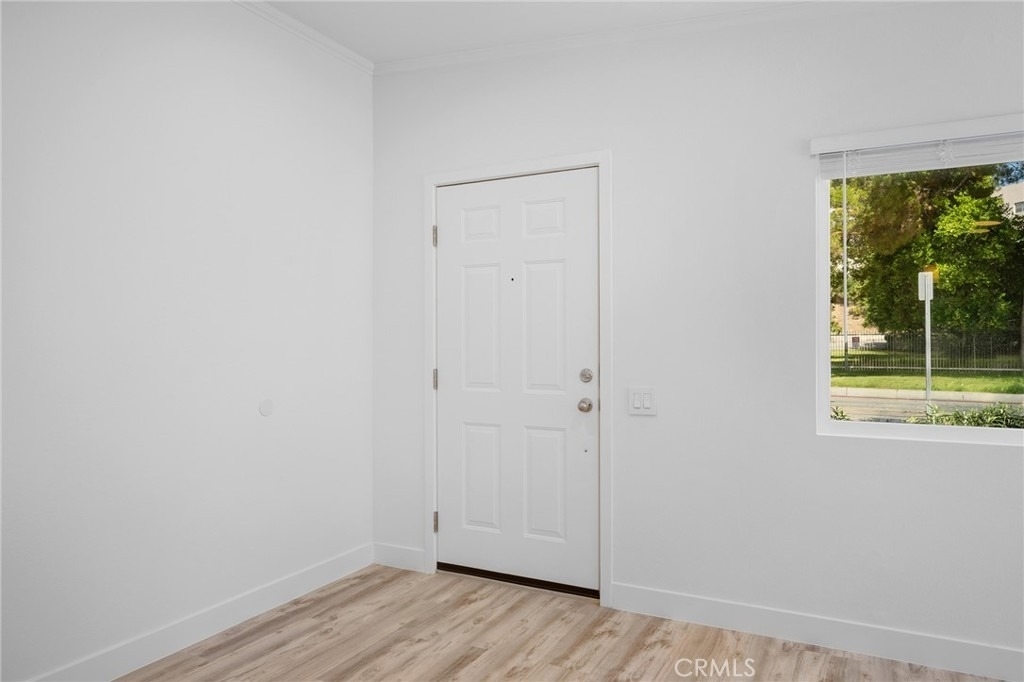 309 Sinclair - Photo 2
