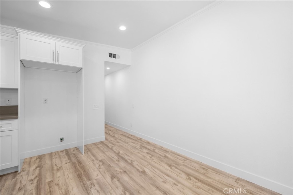 309 Sinclair - Photo 7