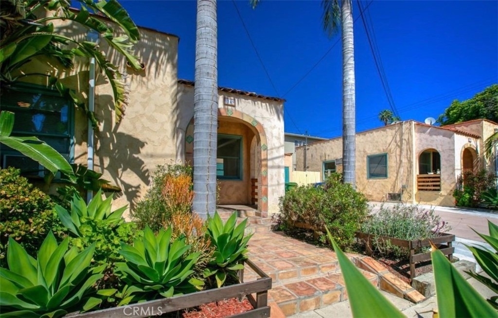 1349 N Citrus - Photo 0