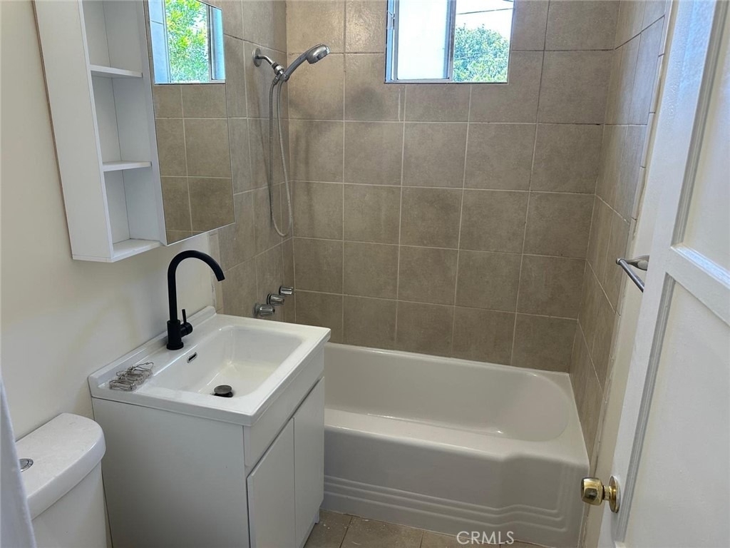 13727 Fairford Avenue - Photo 7