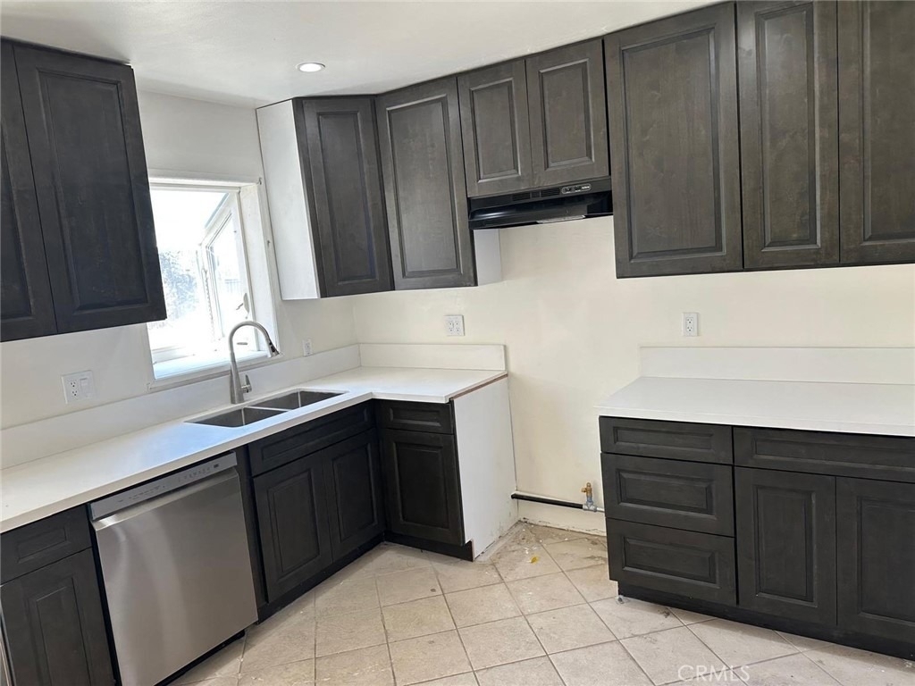 13727 Fairford Avenue - Photo 2