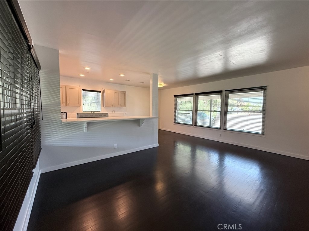 527 N San Antonio Avenue - Photo 2