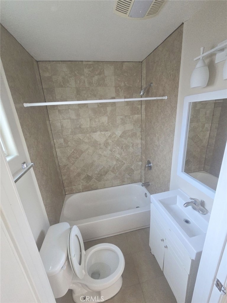 628 W 59th Place - Photo 7