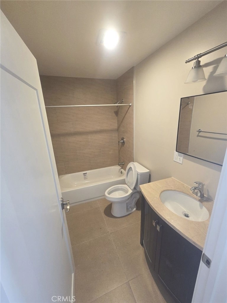 628 W 59th Place - Photo 9
