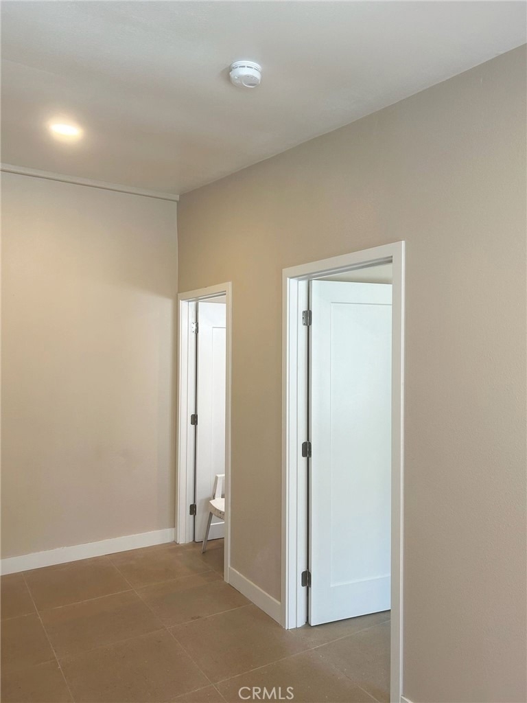628 W 59th Place - Photo 16