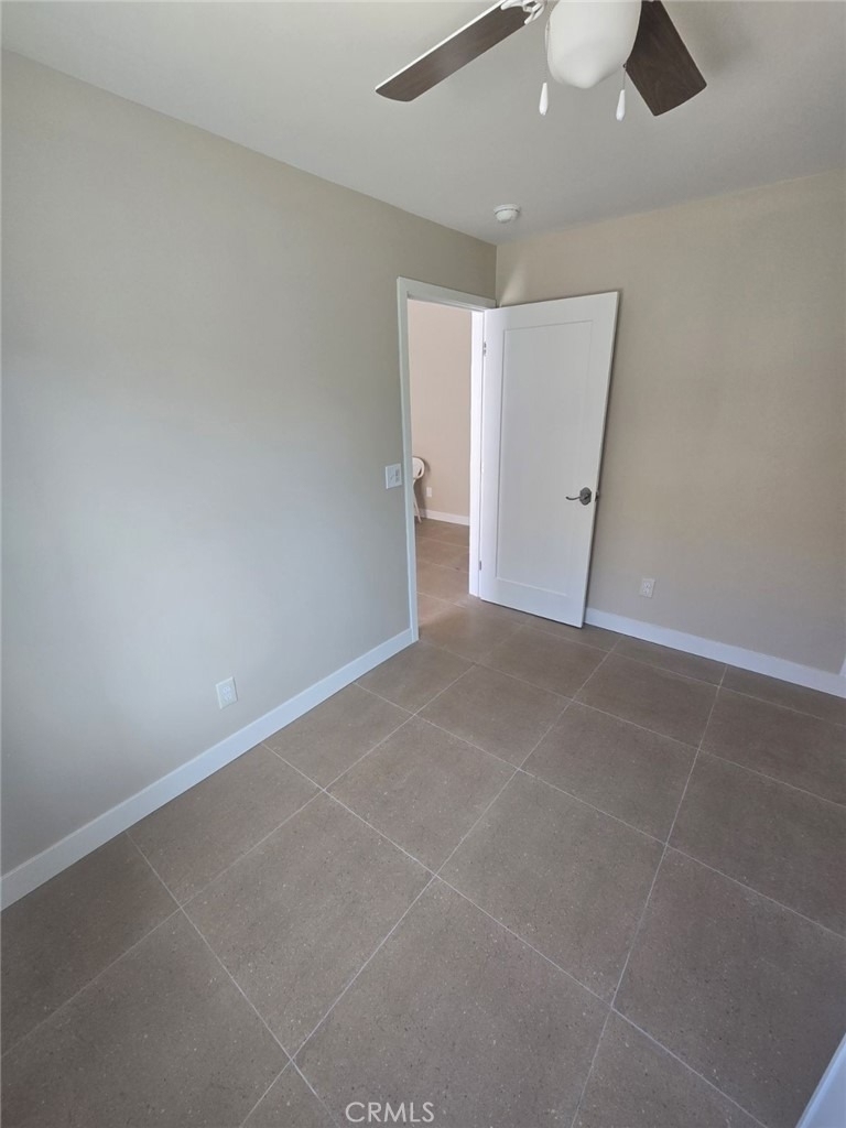 628 W 59th Place - Photo 8