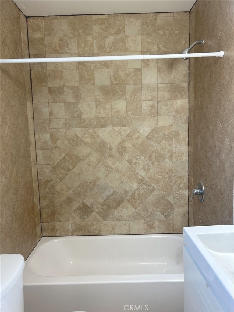 628 W 59th Place - Photo 6