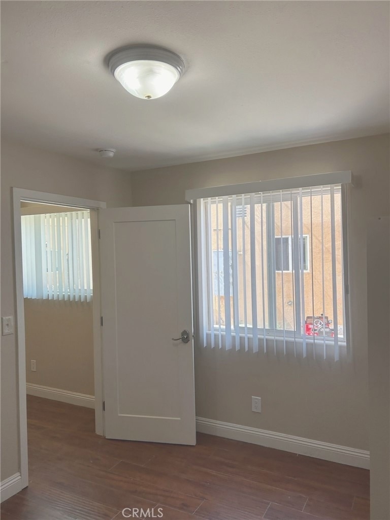 628 W 59th Place - Photo 13