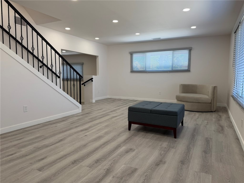 844 Woodlawn - Photo 3