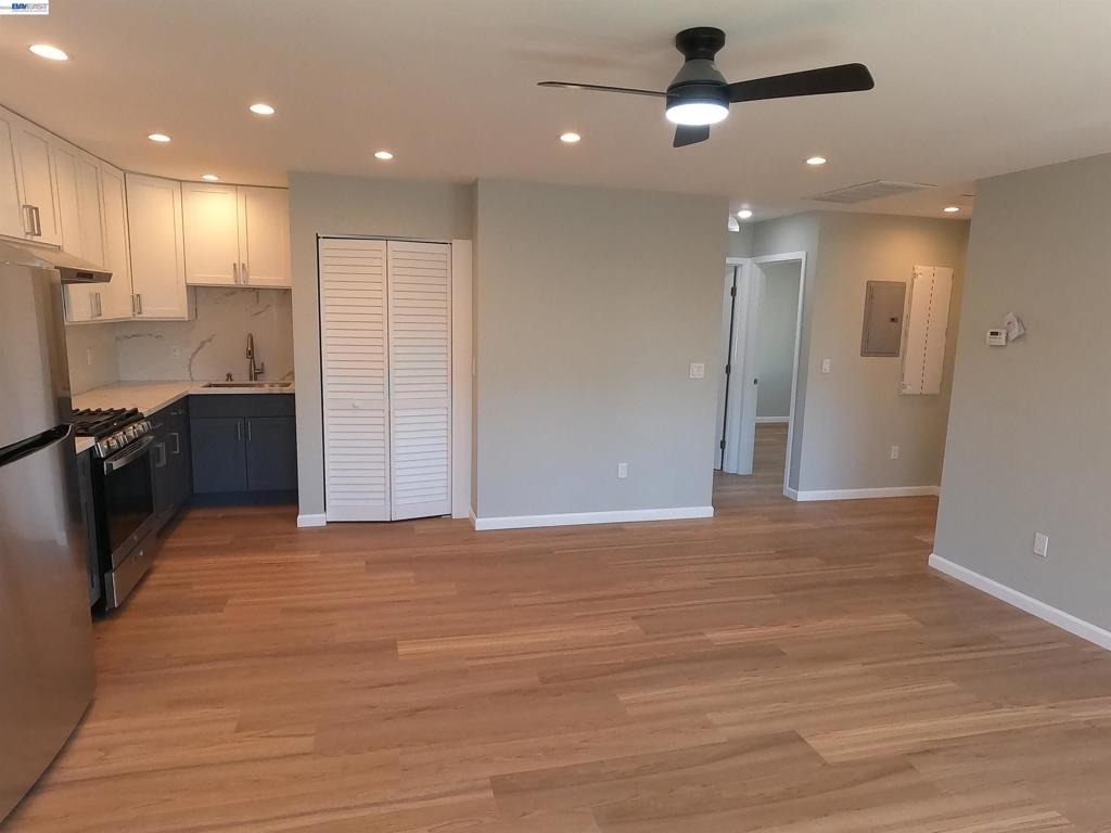 722 Foothill Blvd - Photo 3