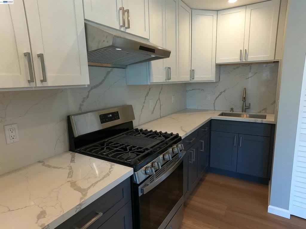 722 Foothill Blvd - Photo 0