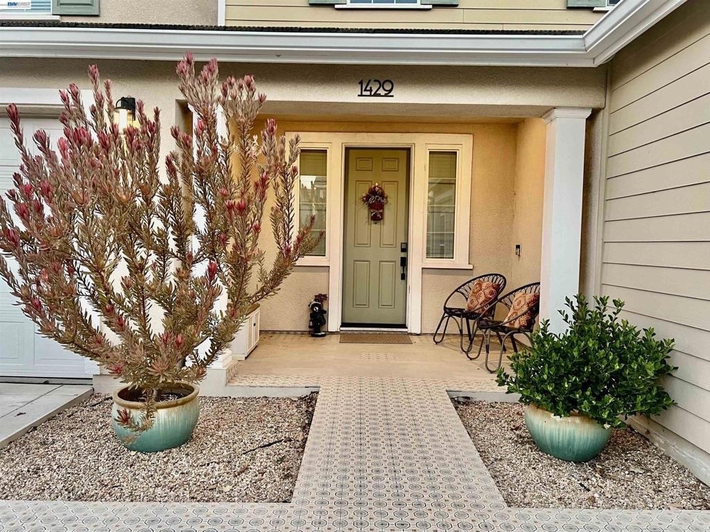 1429 S Wilshire Ave - Photo 3