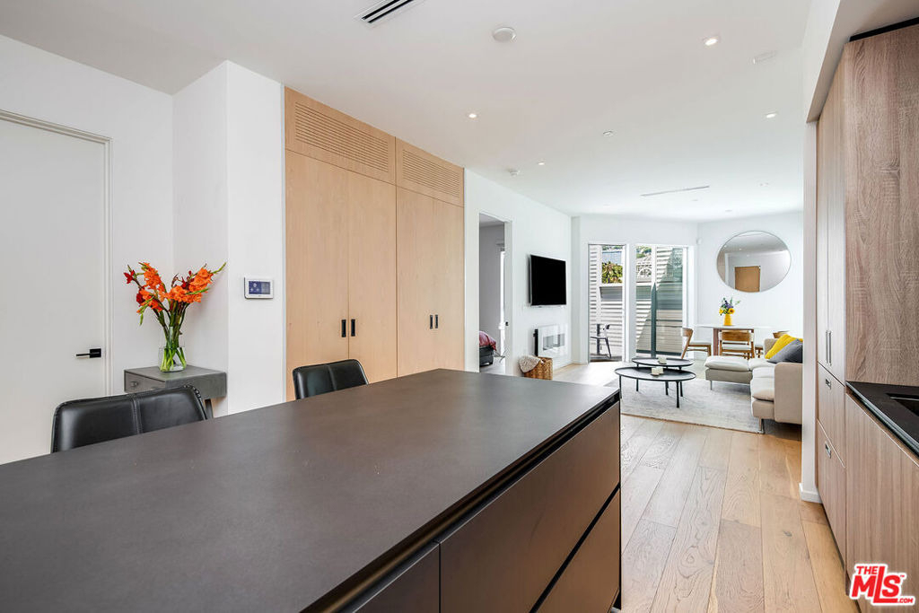 1030 N Kings Road - Photo 5
