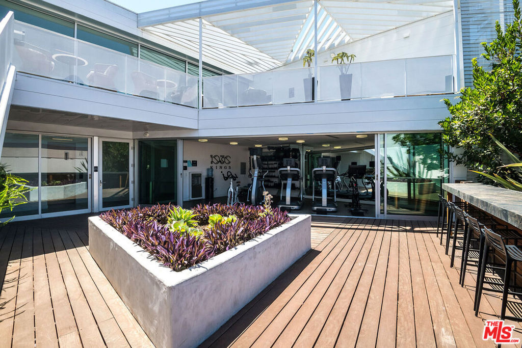 1030 N Kings Road - Photo 33