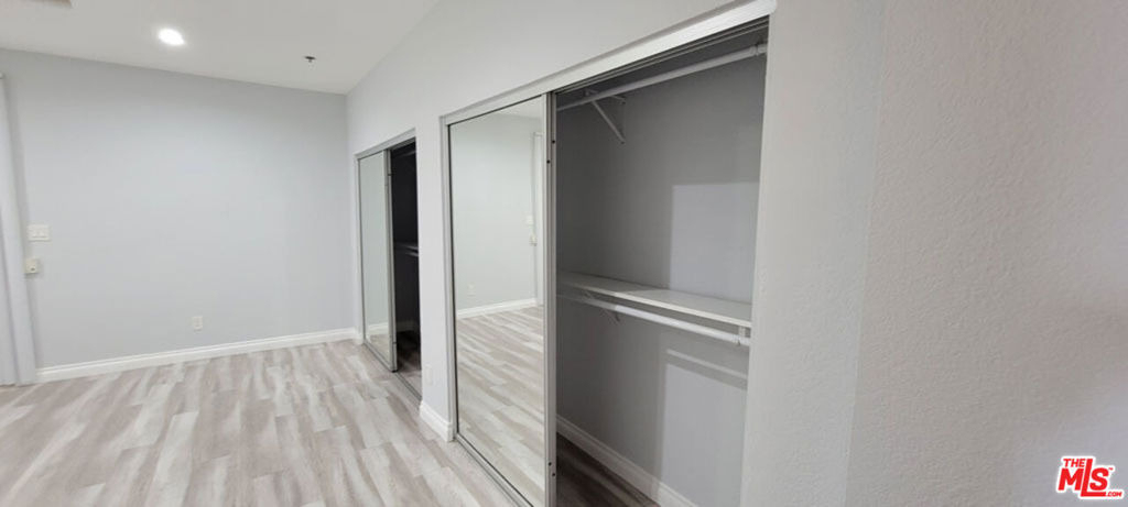 1844 Thayer Avenue - Photo 16