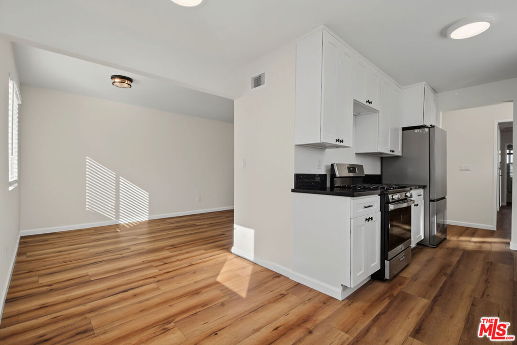 11508 Fenton Avenue - Photo 5