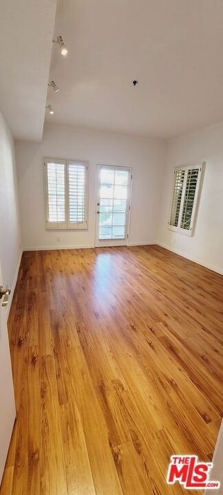 1031 N Crescent Heights - Photo 18
