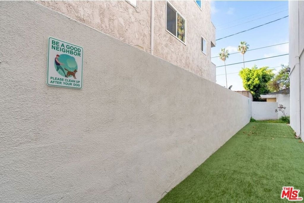 1031 N Crescent Heights - Photo 3