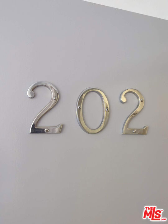 1844 Thayer Avenue - Photo 1