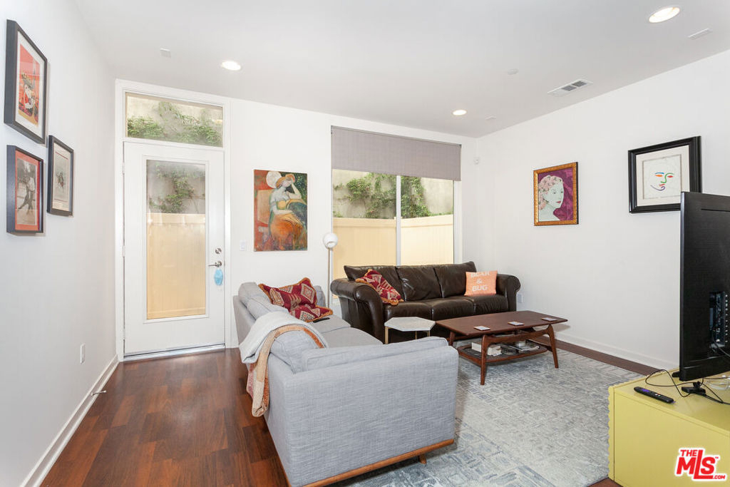 2924 Rowena Avenue - Photo 1