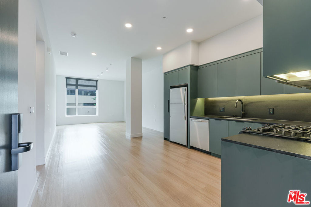 10601 Washington Boulevard - Photo 0
