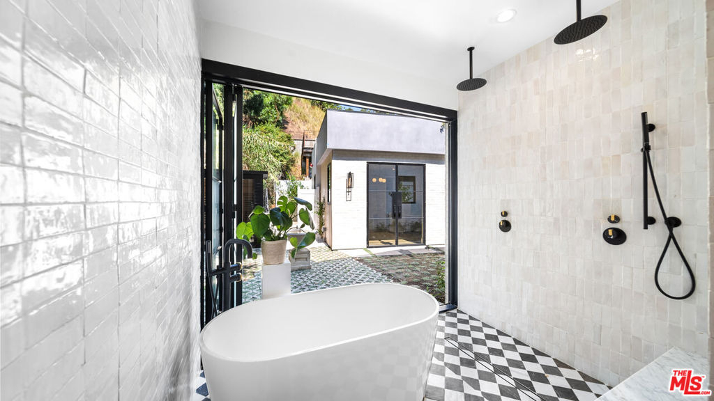 1914 Laurel Canyon Blvd - Photo 9