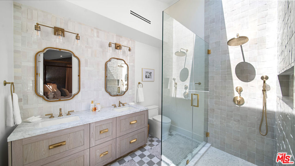 1914 Laurel Canyon Blvd - Photo 4