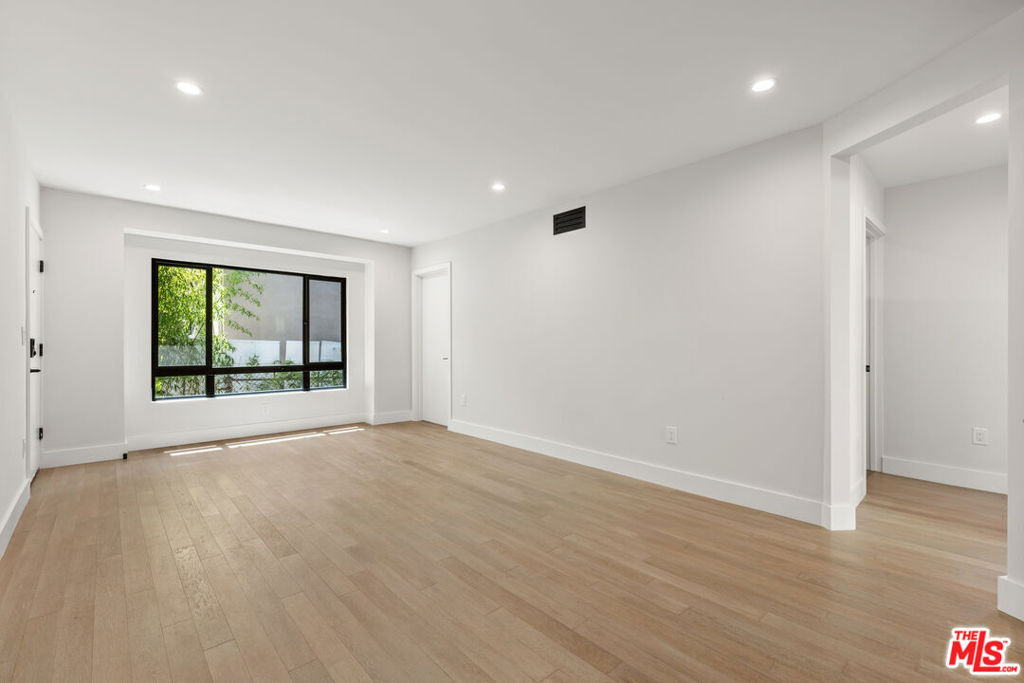 1444 S Crescent Heights Boulevard - Photo 3