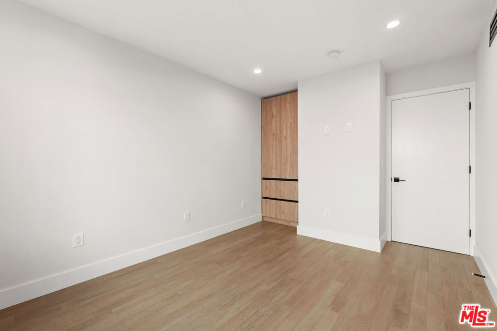 1444 S Crescent Heights Boulevard - Photo 6