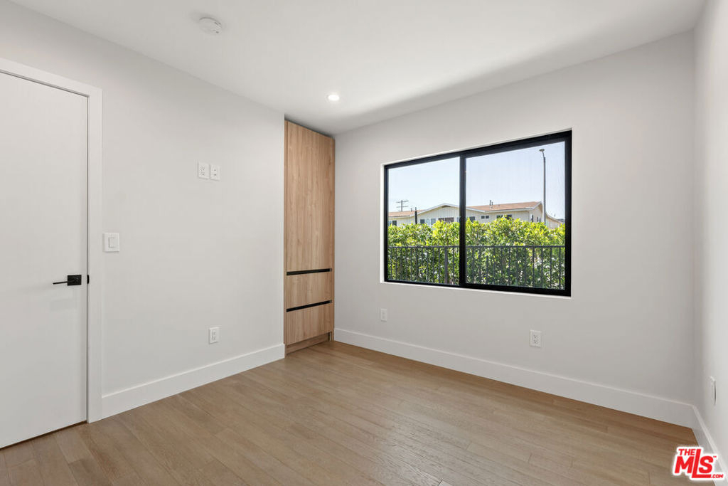 1444 S Crescent Heights Boulevard - Photo 10