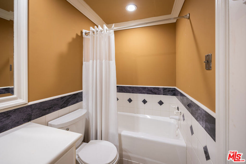 7250 Franklin Avenue - Photo 10