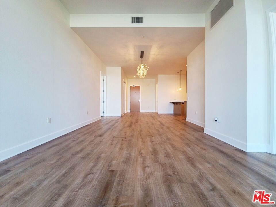3223 W 6th Street - Photo 6