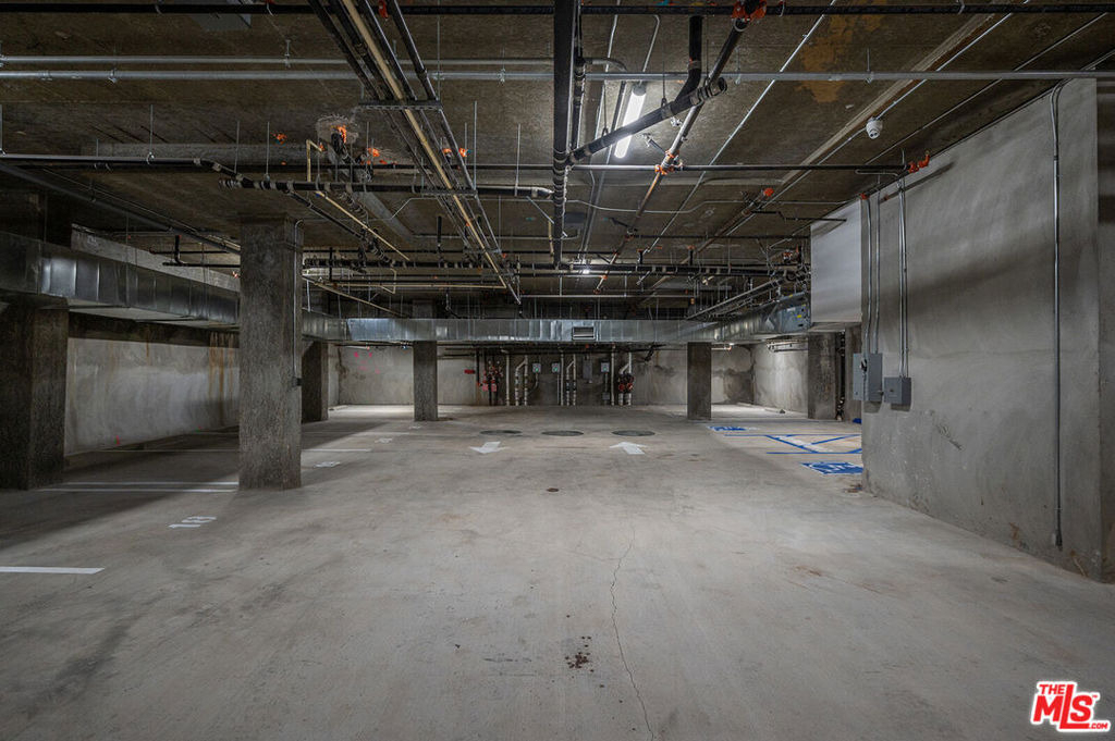 1016 N Martel Avenue - Photo 24