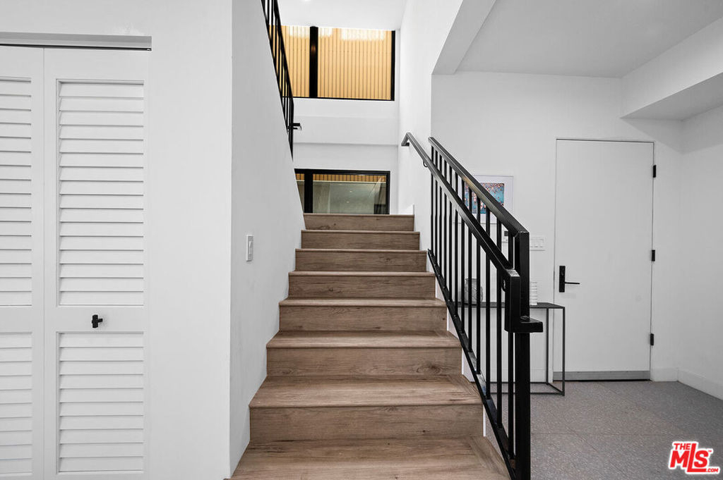 1016 N Martel Avenue - Photo 6